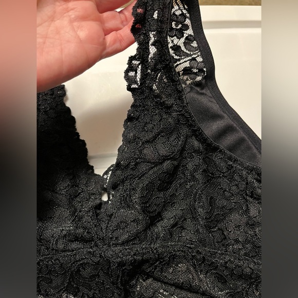 Black Deep V Lace Bralette Size Large - Picture 6 of 12